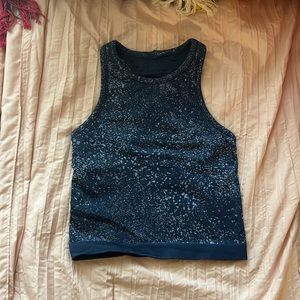 Lululemon built in bra blue and white shirt